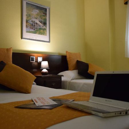 Hotel Complutense Alcalá de Henares Екстериор снимка