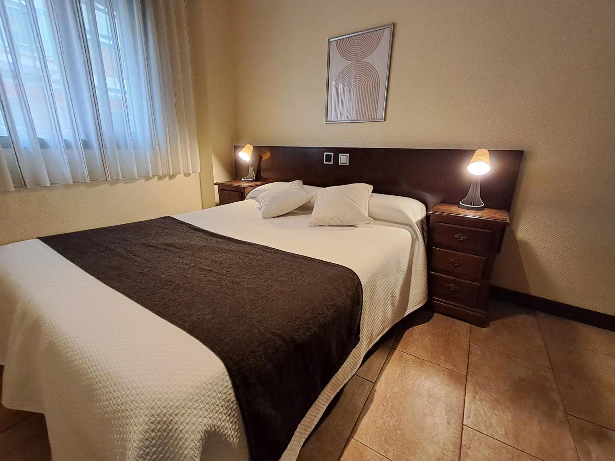 Hotel Complutense Alcalá de Henares Екстериор снимка