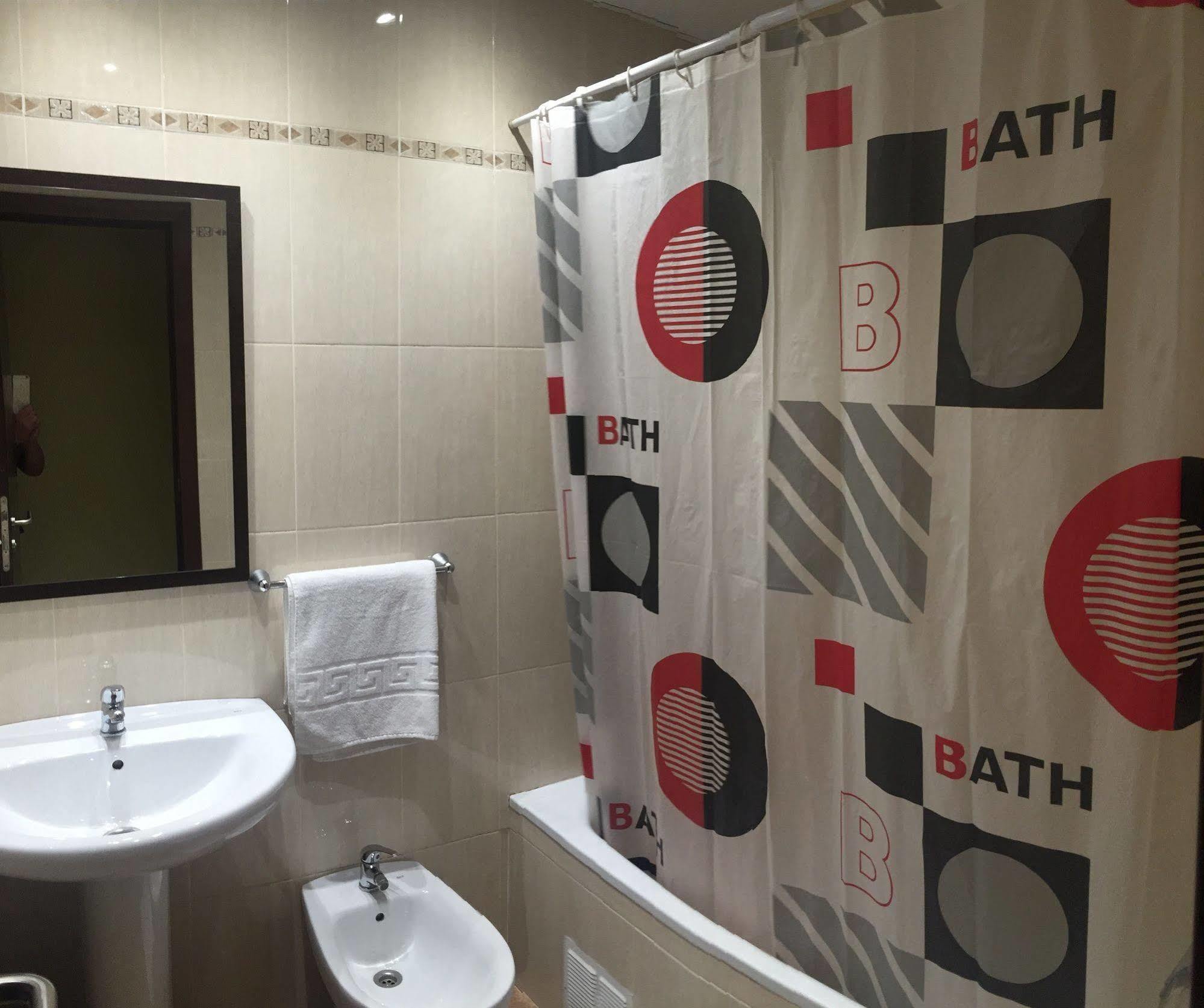 Hotel Complutense Alcalá de Henares Екстериор снимка