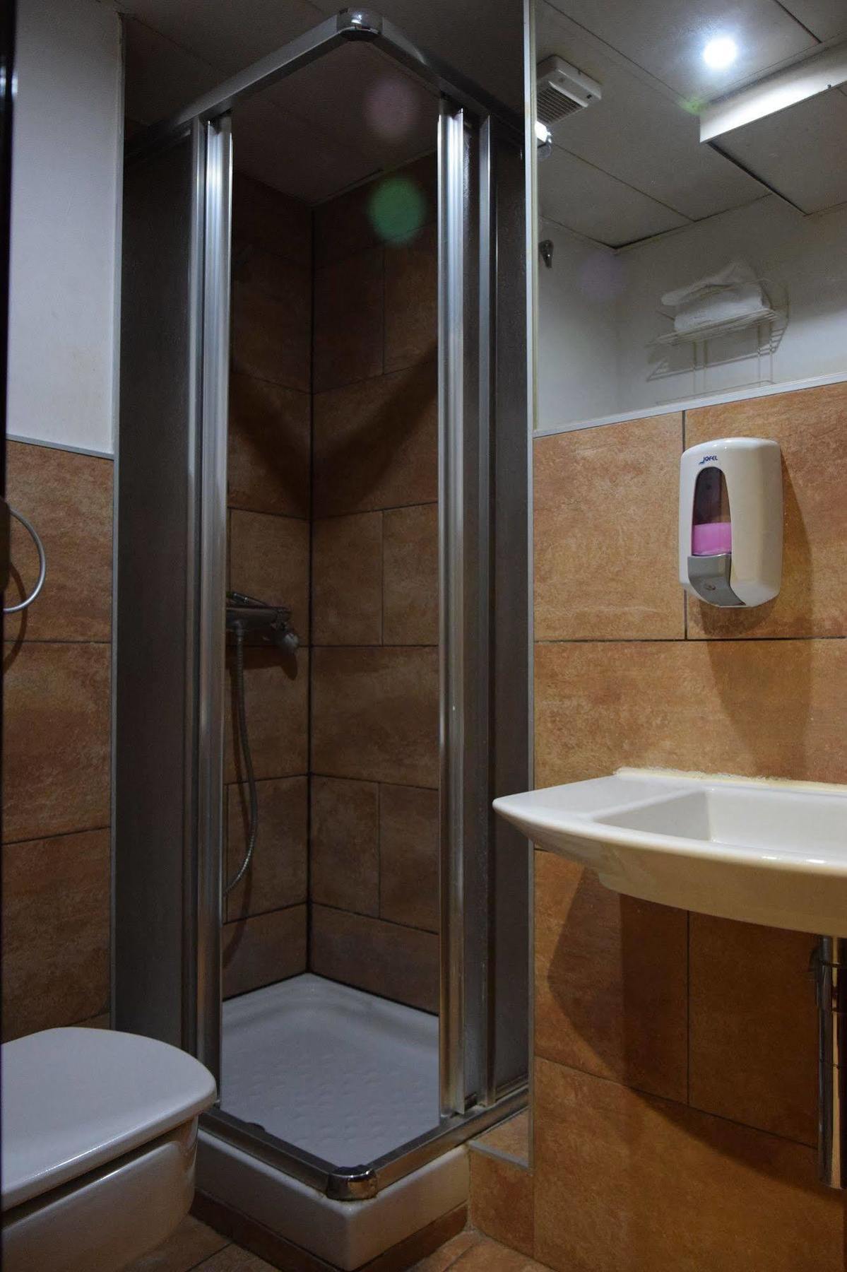 Hotel Complutense Alcalá de Henares Екстериор снимка